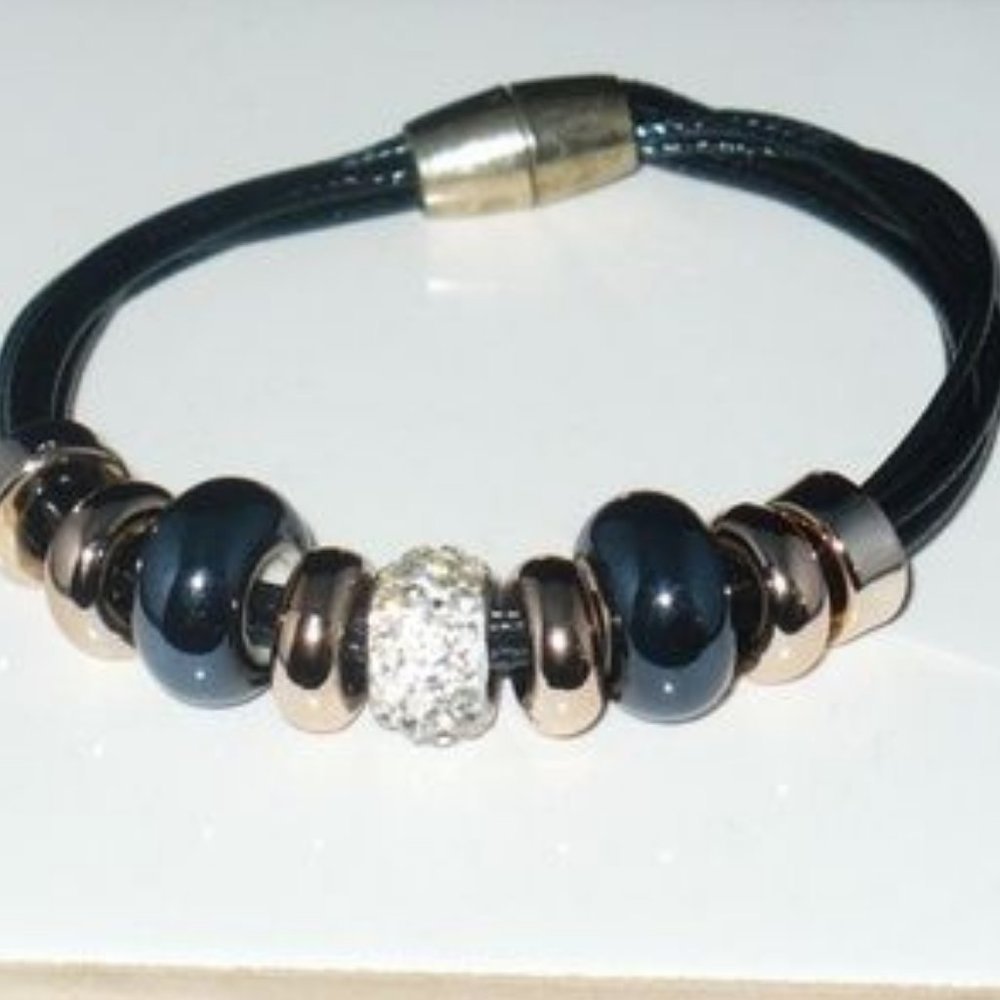 ❤️ Black-Gold & Rhinestone Leather Bracelet
